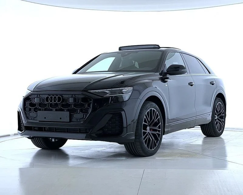 AUDI Q8 - foto 1